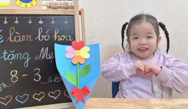 Món quà nhỏ cho mẹ – từ đôi tay bé xinh 